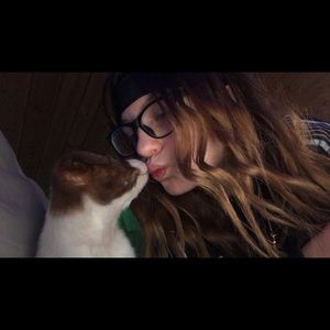 Meet your Posher, Alexis